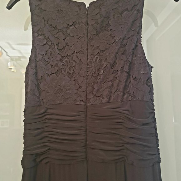 JS Boutique Black Gown - Picture 3 of 4